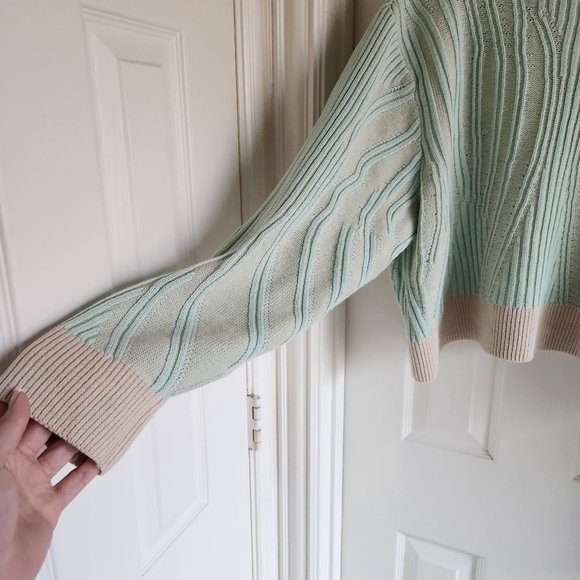 Nike Yoga Luxe Wool Blend Cover Up Knit Crew Neck Mint Sweater Size L - Picture 2 of 6